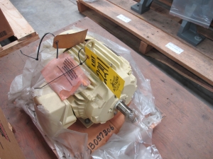 MOTOR, ELECTRIC TYPE, 1 HORSEPOWER, 460VAC 3PH 60HZ ELEC RATING, 1800 RPM, 182 T FRAME, 1.7 AMPS, TEFC-XT ENCLOSURE, CONTINUOUS DUTY, 1.0 SERVICE FACTOR, 1-1/2" SHAFT. SIZE OVERSIZED CONDUIT BOX, SPECIAL FINISH, 4 FT MOTOR LEADS, WITH LUGS, PART # 2YF281034 (W-44) LOADING & HANDLING FEE $15-